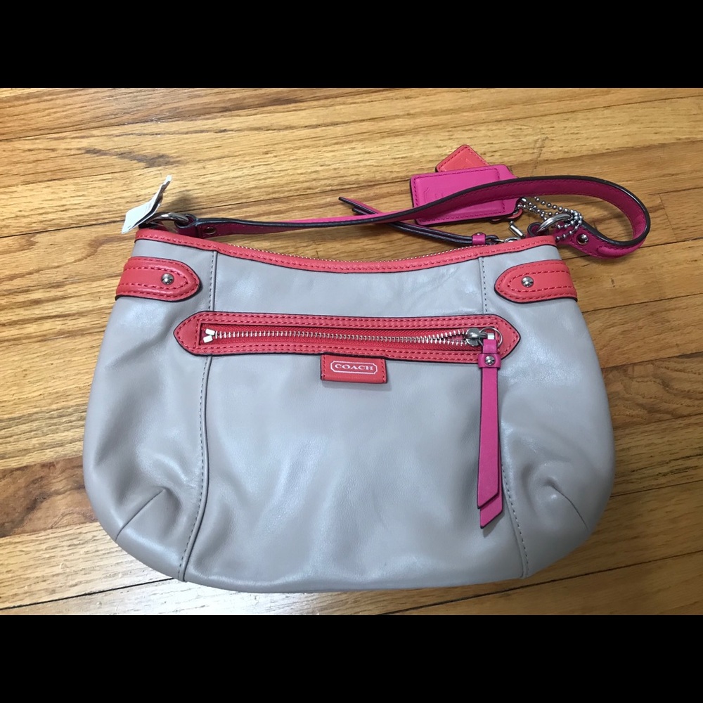 NWT Coach Leather Shoulder Crossbody Swingpack